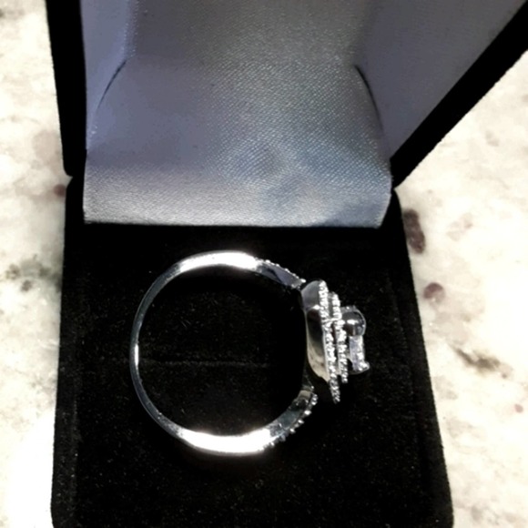 Diamond Ring s925 Silver Sz 9 Teardrop Shaped CZ Diamonds NIB - Picture 3 of 4